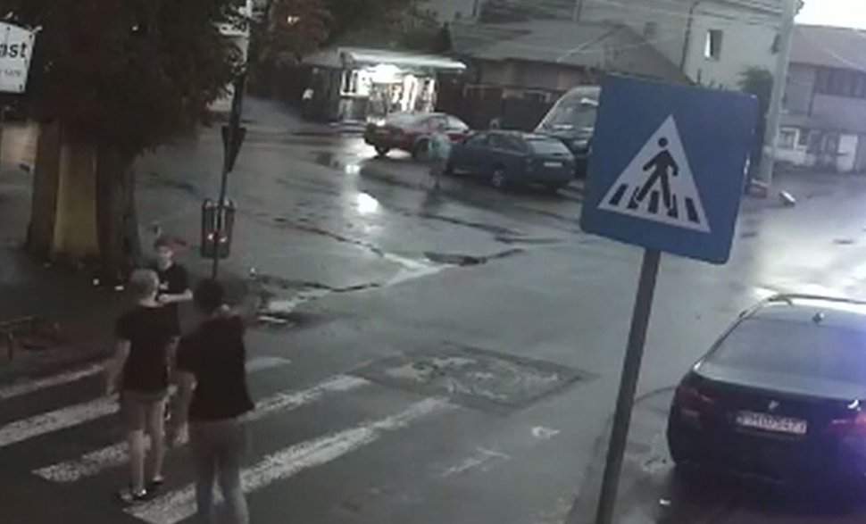 Situație șocantă în Ploiești. Un adolescent a fost bătut cu pumnii de un angajat MAI