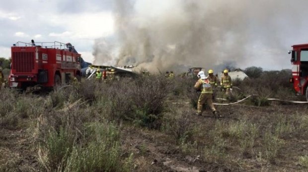 Prăbușirea avionului din Mexic, surprinsă de un pasager - VIDEO