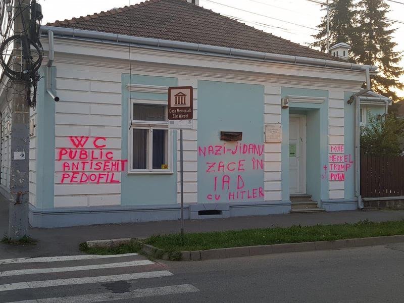  Casa din Sighetu Marmației a scriitorului Elie Wiesel, vandalizată cu mesaje antisemite