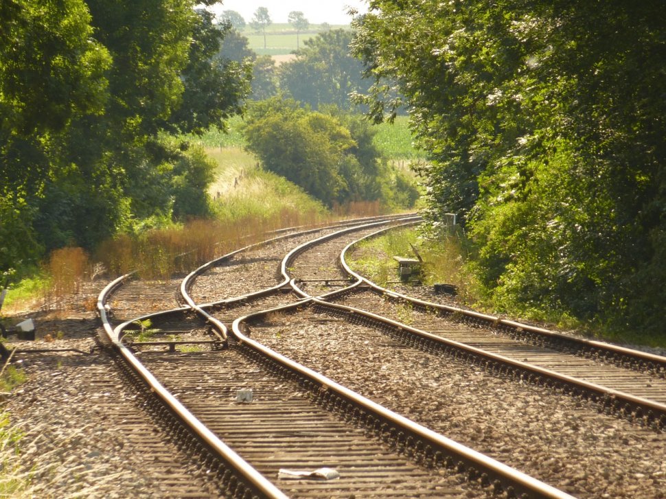 Ministrul Transporturilor: „Trenul merge uneori mai încet ca în secolul XIX”