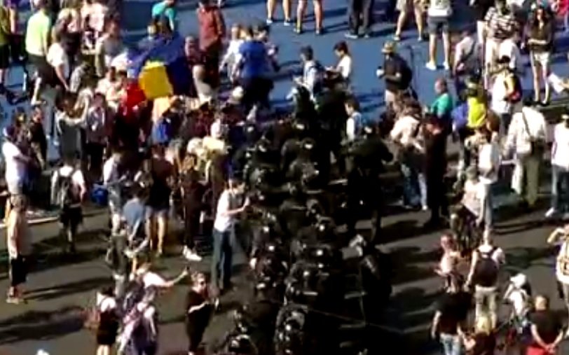 PROTEST DIASPORA. Cinci persoane expuse la spray-uri