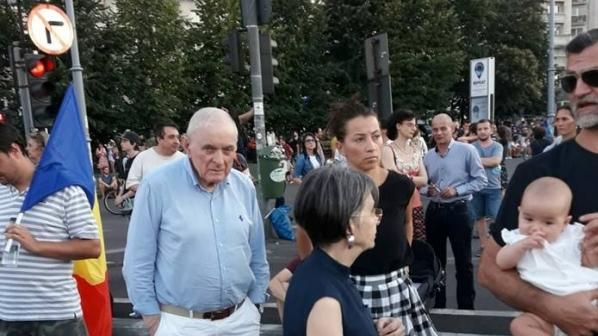 Adrian Vasilescu, după ce a fost surprins la protest: Am fost să ma informez, nu să protestez
