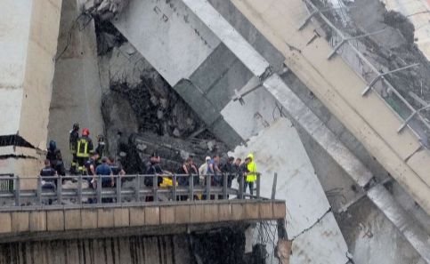 Noi detalii legate de tragedia din Italia, unde un pod s-a prăbușit. Cel puțin 11 oameni au murit