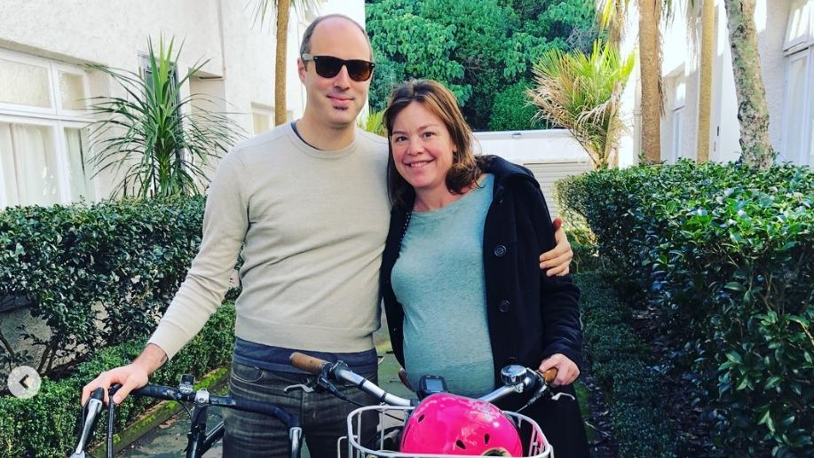 Ministrul care a mers cu bicicleta la spital pentru a naşte - FOTO 546010