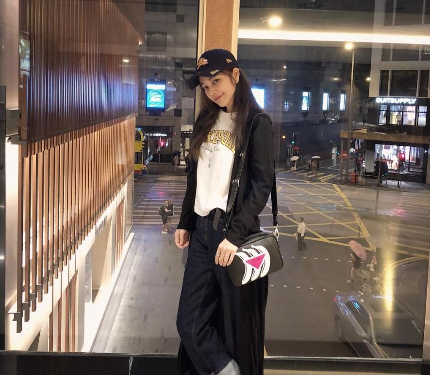 Are 43 de ani, dar arată de 20. Ce rutină de îngrijire a pielii are femeia 547210