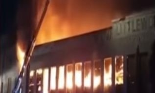 O clădire emblematică din Liverpool, afectată de un incendiu