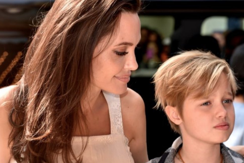 Fiica de 12 ani a Angelinei Jolie cu Brad Pitt ar urma un tratament de schimbare de sex FOTO 