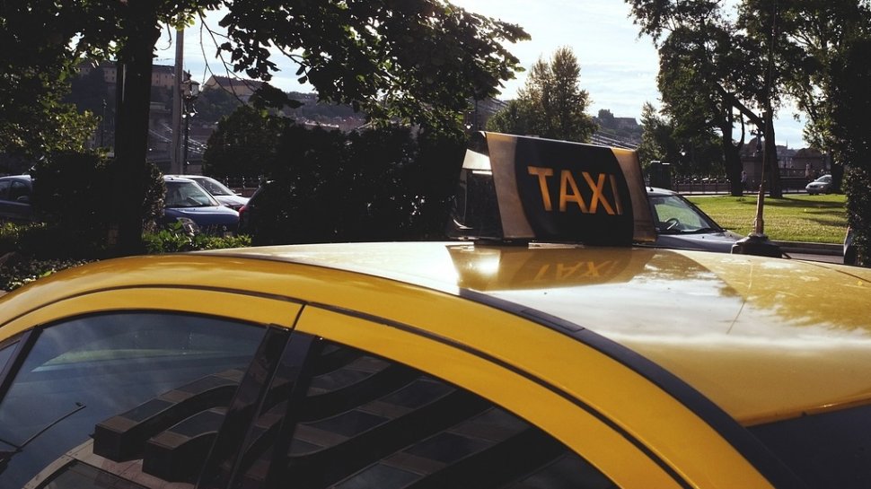 Taxi gratuit în București. Cine beneficiază de acest serviciu