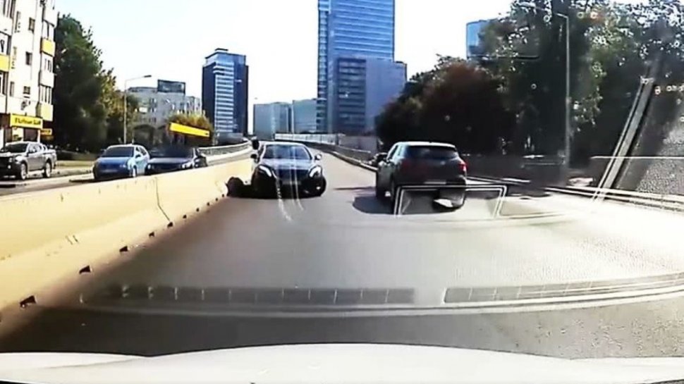 Mașina lui Gigi Becali, surprinsă pe contrasens în București. Un accident a fost evitat la limită - VIDEO