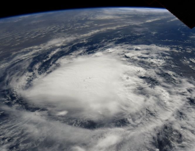 Uraganul Florence lovește SUA. Donald Trump îi avertizează pe americani: „Ar putea fi cea mai putenică furtună văzută vreodată. Fugiţi din calea ei”