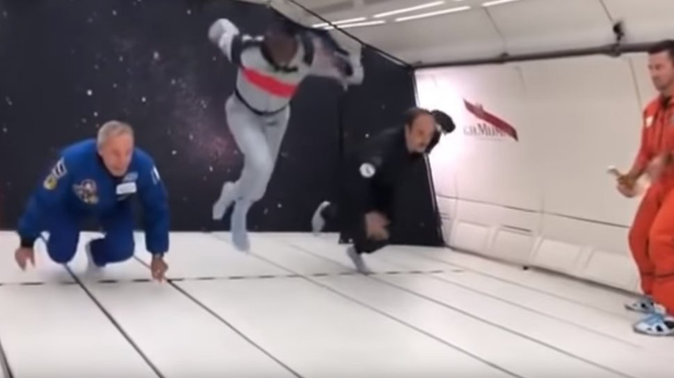Imagini spectaculoase! Usain Bolt, întrecere cu doi astronauți la gravitație zero - VIDEO