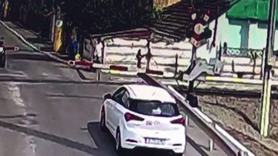 Imagini dramatice în Constanța! Un bărbat a fost spulberat de tren - VIDEO