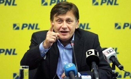 Crin Antonescu s-a înscris pe lista PNL pentru europarlamentare