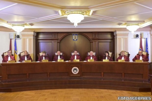 CCR discută sesizarea lui Iohannis pe Legea pentru modificarea Statutului aleşilor locali