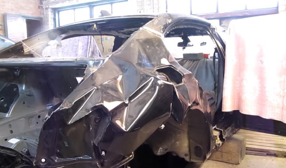 Cum a reparat un mecanic din Rusia un BMW Seria 7. "E un sicriu pe roți!" 