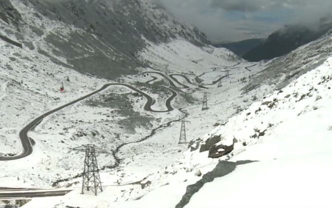 Transfăgărășan, sub zăpadă: cum arată drumul spectaculos din România - VIDEO