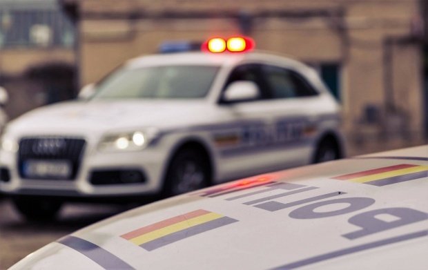 Un TIR s-a răsturnat în județul Olt! Polițiștilor nu le-a venit să creadă ce au găsit în cutiile cu detergent