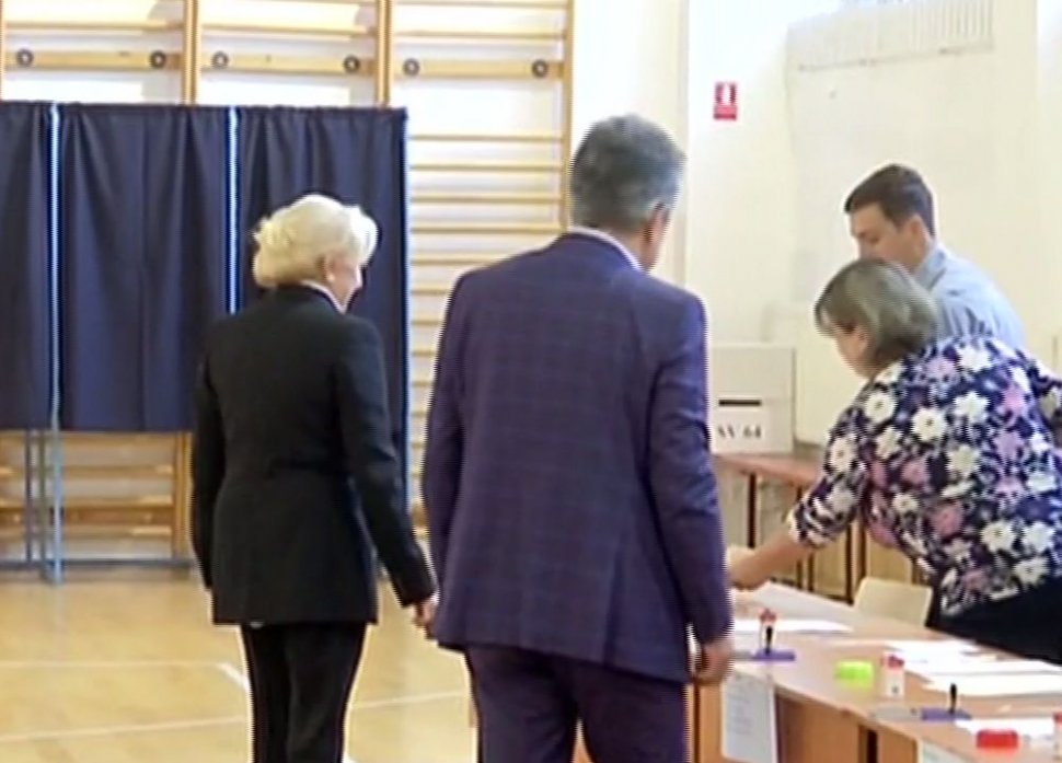 REFERENDUM FAMILIE 2018. Premierul Dăncilă a venit la vot. Ce declarații a făcut despre Liviu Dragnea