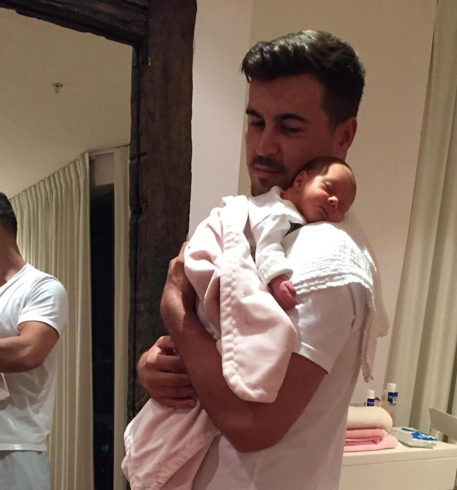 Udrea după gratii, iubitul acasă cu bebelușul  554246