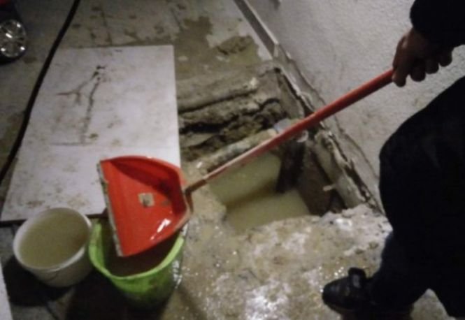 Coșmarul unui român care și-a cumpărat un apartament nou: „Nu vă imaginaţi cum miroase în casă!”