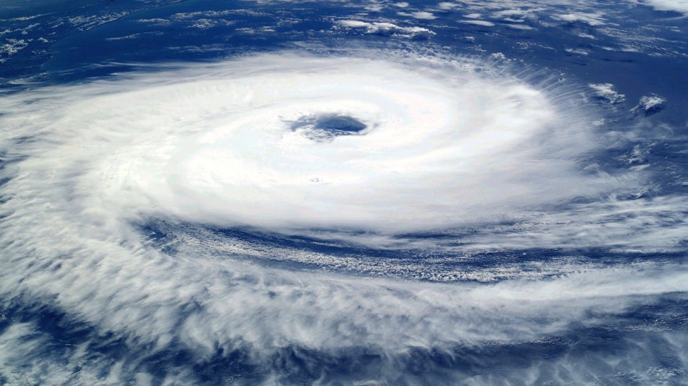 Uraganul Michael a crescut în intensitate și lovește Florida. Avertismentul transmis de autorități