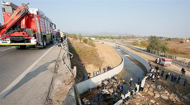 Bilanţul accidentului din Turcia, care a implicat un camion ce transporta migranţi, a crescut la 19 morți