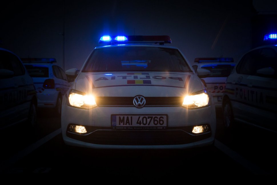 Polițiștii din București au oprit o mașină care depășise viteza legală. Și-au făcut cruce când au văzut cine era la volan