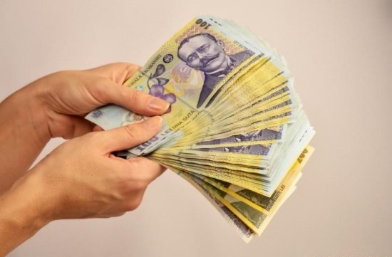 Scandal uriaș pentru banii românilor. Cu cât cresc salariile de la 1 noiembrie