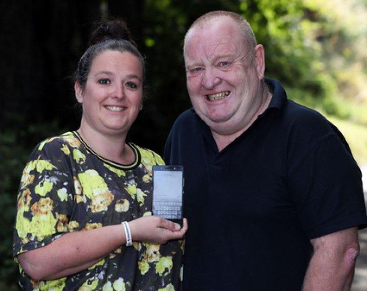 A trimis un SMS la un număr de pe peretele unui WC. Ce a urmat e ireal!  557934