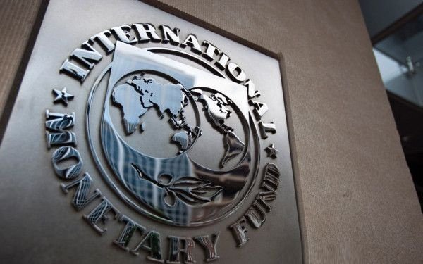 Avertisment al experţilor FMI pentru România: „Nu mai tăiați taxele!”