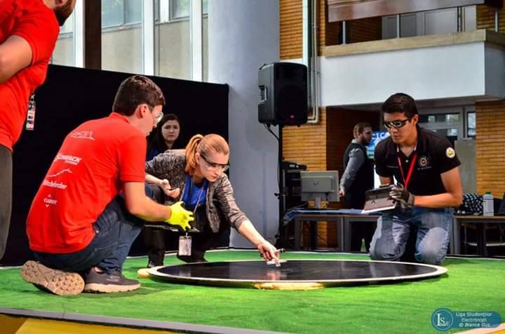 Cea mai mare competiție de robotică din Europa are loc la București 558774