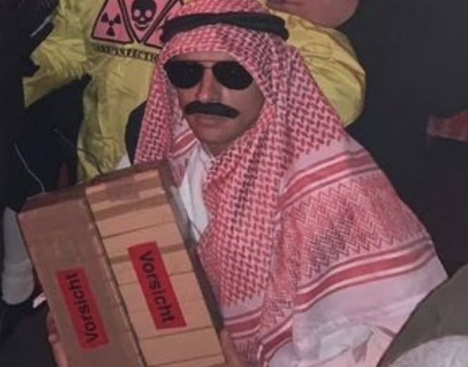Un fotbalist s-a deghizat în arab care plasează bombe, de Halloween. Ce a urmat