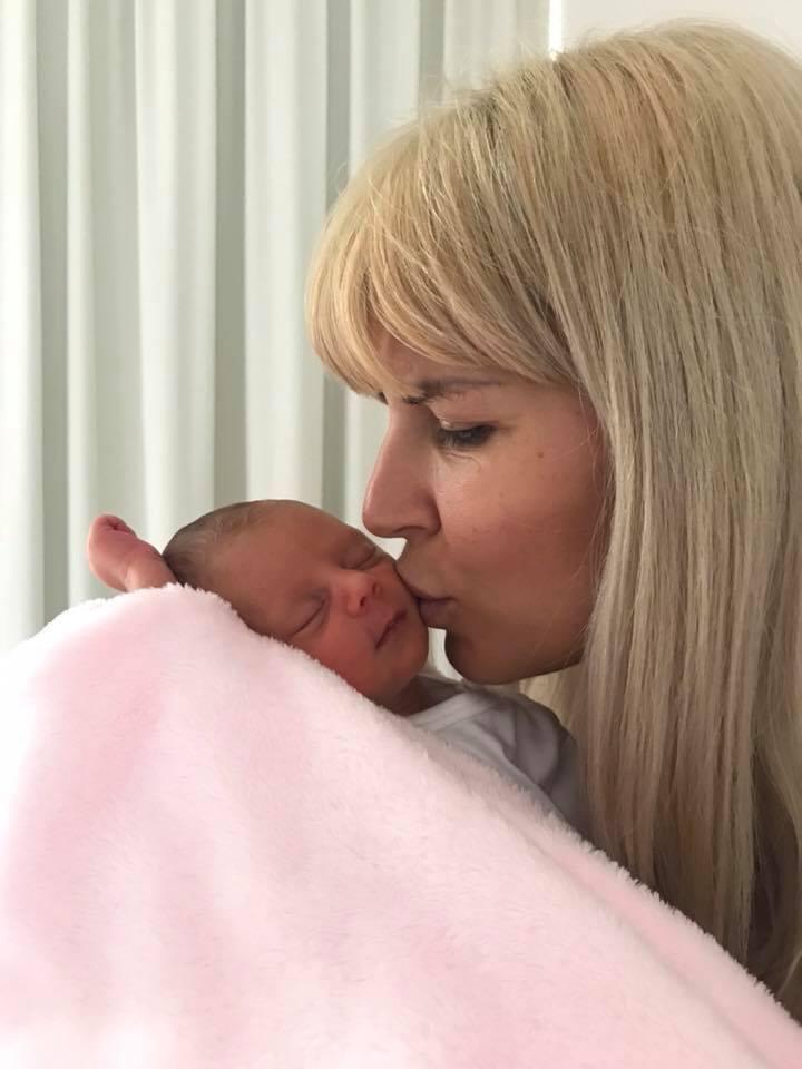 Ce a apărut pe contul de Facebook al Elenei Udrea, deși fostul ministru se află în închisoare 559545