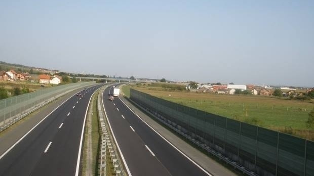 Deputații au adoptat proiectul de lege privind autostrada Iași - Târgu Mureș