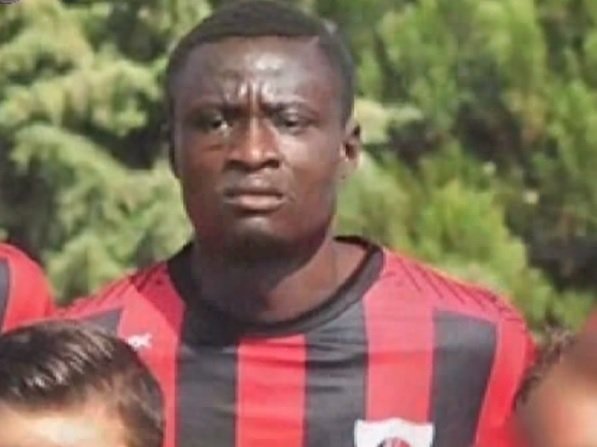 O nouă tragedie în fotbal. Atacantul Ekundayo Mawoyeka, de 23 de ani, decedat după ce s-a prăbușit pe teren
