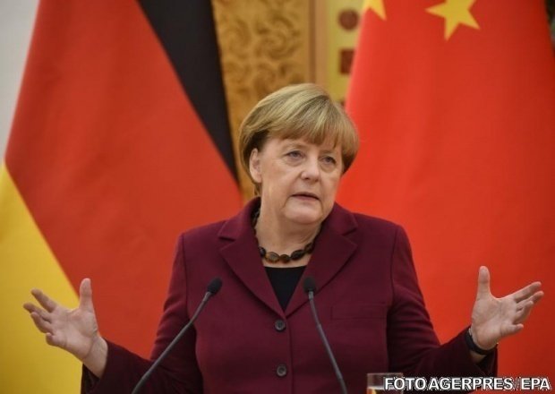 Reacția lui Merkel atunci când o femeie a încurcat-o cu soția lui Emmanuel Macron 