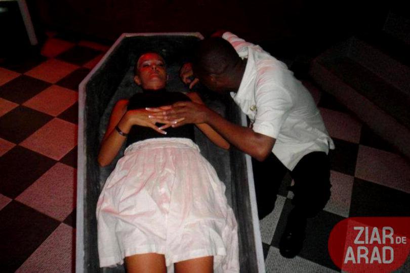 De ce s-a sinucis Oana Ioja, fiica unui afacerist din Arad. Tânăra s-a fotografiat într-un sicriu. ”Să văd cum mi-ar sta…”   561519