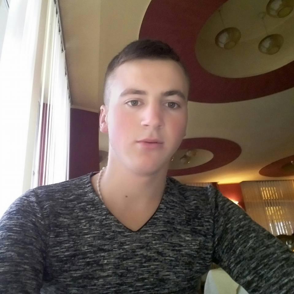 Acesta este tânărul din Botoșani care a murit carbonizat în mașină chiar de ziua lui - FOTO 561744