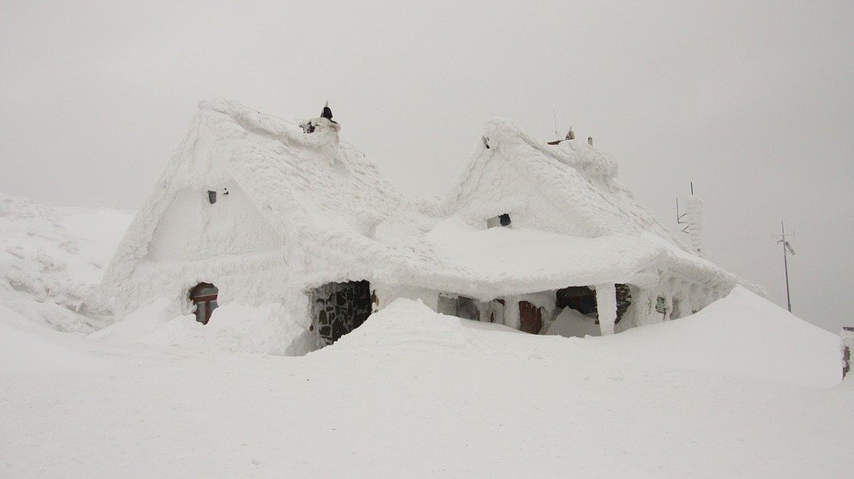 Zăpada va pune stăpânire pe România. Anunțul făcut de ANM