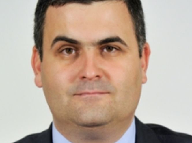 Cine este Gabriel Leş, propus pentru Ministerul Apărării Naţionale, în locul lui Mihai Fifor