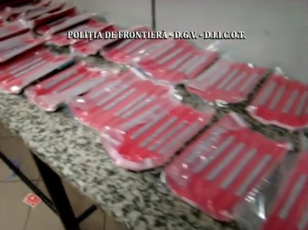 Cantitate uriașă de cocaină în bagajele unei turiste din Australia pe aeroportul Otopeni VIDEO