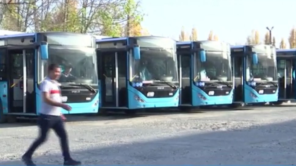 Autobuzele cumpărate de Primăria Capitalei intră în reparaţii. Şoferii mai corpolenţi se plâng că nu încap pe scaun