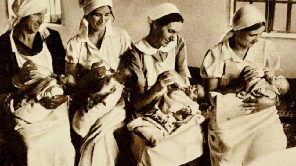 Povestea care a înlăcrimat România în urmă cu 80 de ani! Cum au fost "arestați" patru bebeluși gemeni născuti de o mamă-eroină
