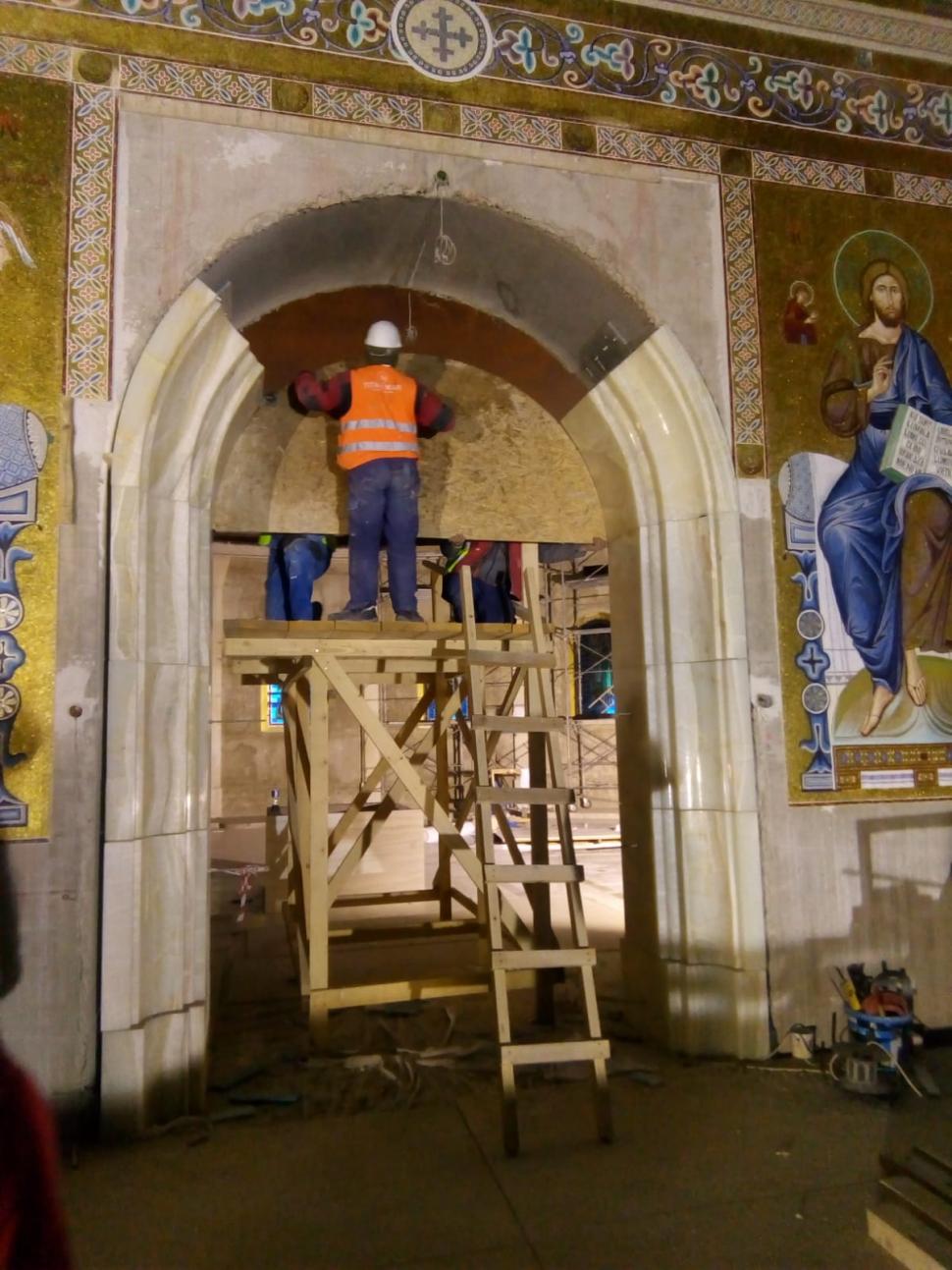 Cum arată acum Catedrala Mântuirii Neamului. Imagini din interior cu o zi înainte de sfințire. FOTO 562913