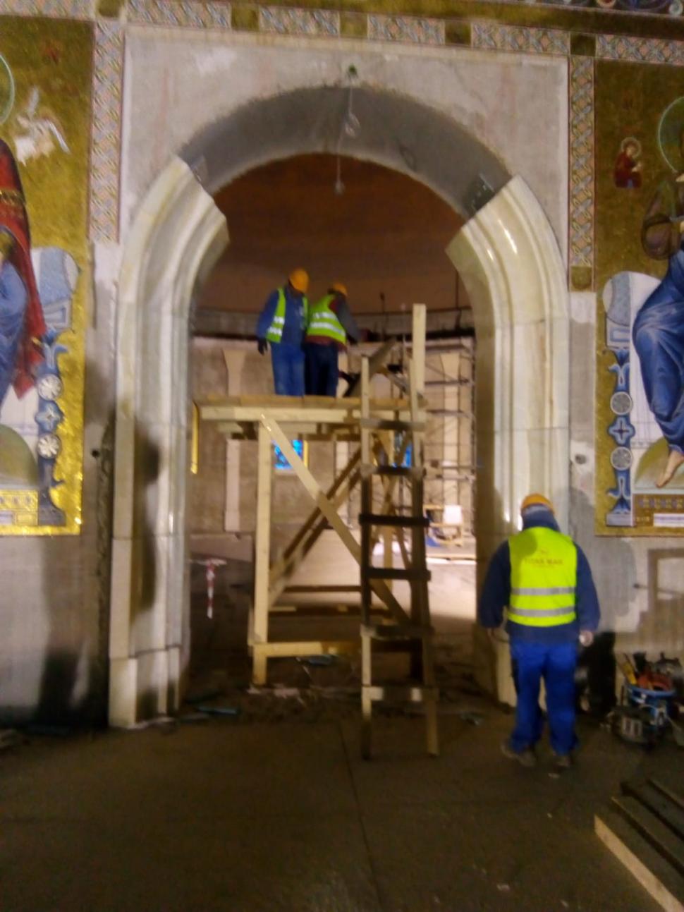 Cum arată acum Catedrala Mântuirii Neamului. Imagini din interior cu o zi înainte de sfințire. FOTO 562915