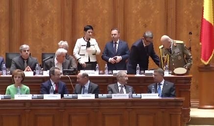 Tensiuni uriașe înaintea ședinței solemne. Șefii Parlamentului nu l-au întâmpinat pe Iohannis