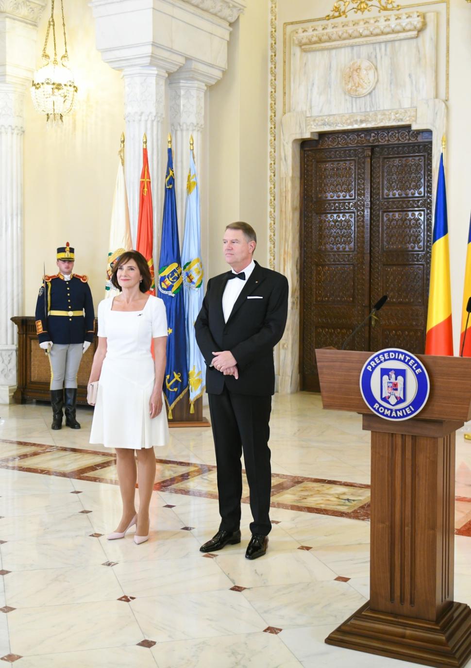 Klaus Iohannis, discurs la recepția de Ziua Națională: Să ne reîntoarcem la esențele fibrei noastre naționale 564091