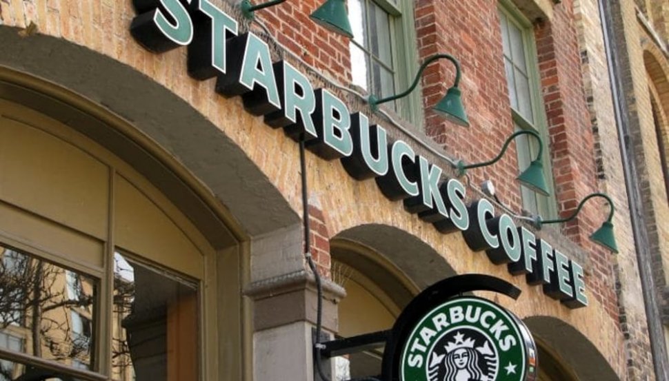 Starbucks va bloca accesul la filmele pentru adulți prin intermediul Wi-fi ului gratuit oferit în cafenele 