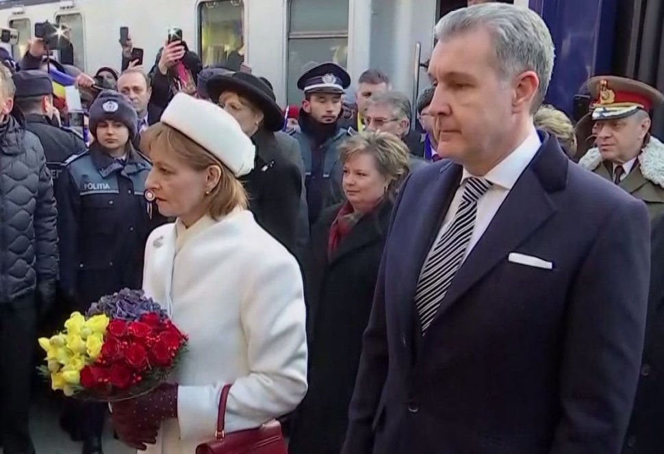 CENTENARUL MARII UNIRI. Familia Regală, primită cu aplauze la Alba Iulia