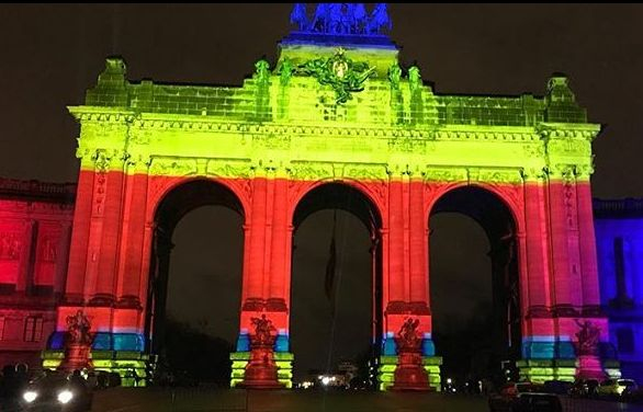 Unirea românilor, sărbătorită în toată lumea. Clădiri emblematice din diferite orașe au fost luminate în culorile naționale românești